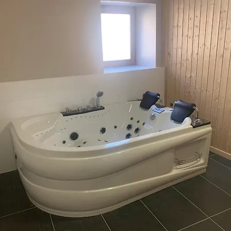 Prázdninový dům Wellness And Cosy Ronquieres